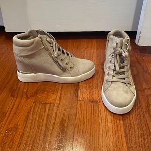 Aldo heeled beige sneakers